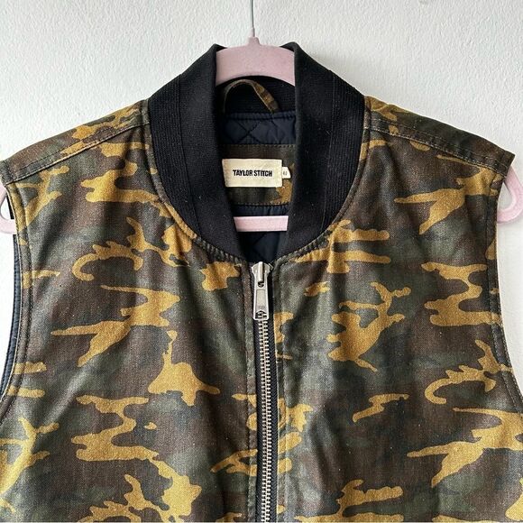 Taylor Stitch The Workhorse Vest in Camo Boss Duck - Picture 2 of 13